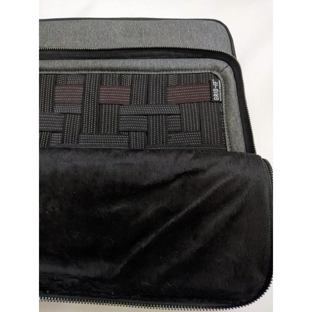 New Cocoon Bag Graphite 15” Sleeve Up To 15” MacBook Pro Graphite